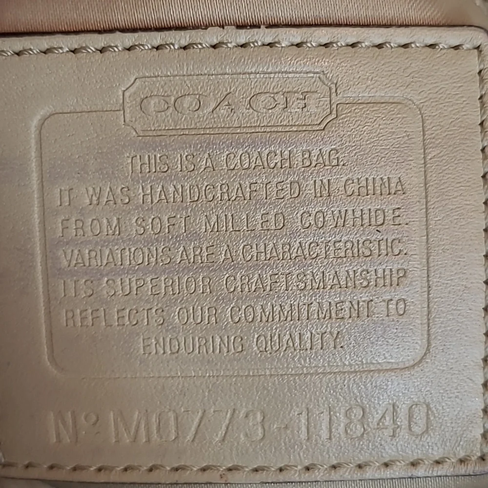 Leather Coach shoulder bag - Picture 4 of 11